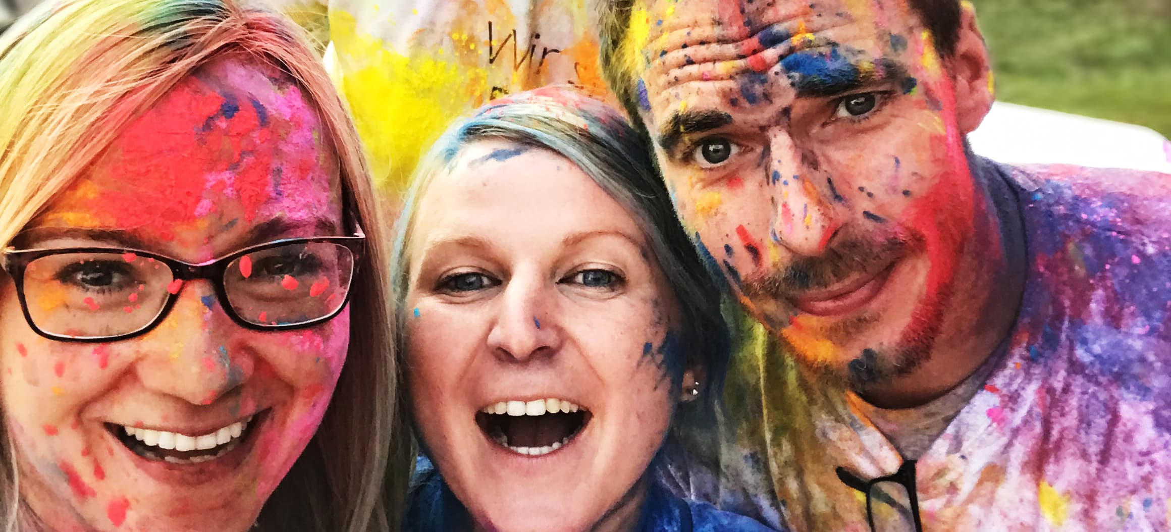 Mitarbeiter Kollin mit Farbe Bild