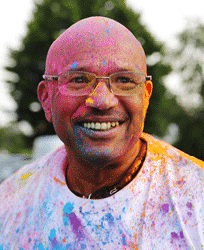 Mitarbeiter Kollin Luis Lami